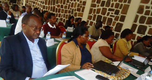 Read more about the article Abagize imitwe ya politiki barasabwa gukoresha neza imbuga za internet zabo